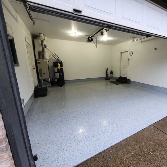 Building Photo - 14164 SE Bush St