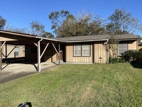 Building Photo - 5939 Belarbor St