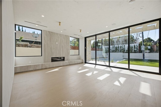 Building Photo - 4827 Stansbury Ave