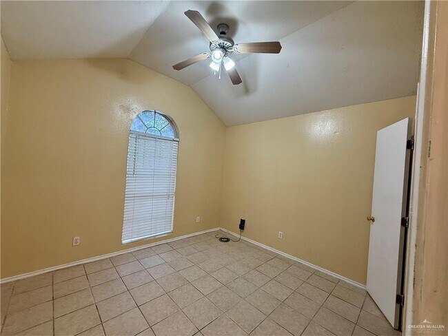 Building Photo - 6901 S Verano St