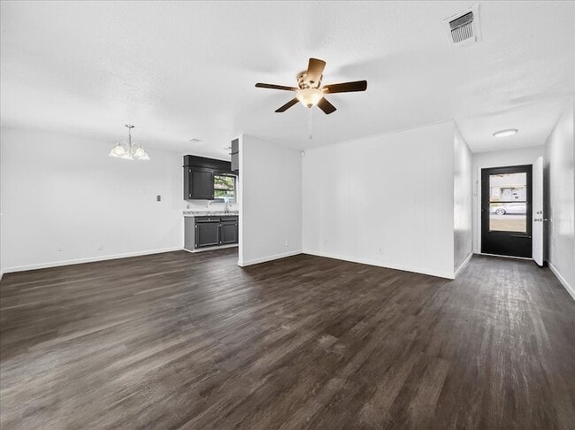 Building Photo - 2521 Putnam St