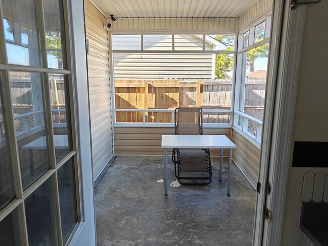 Building Photo - 3840 Goforth Dr