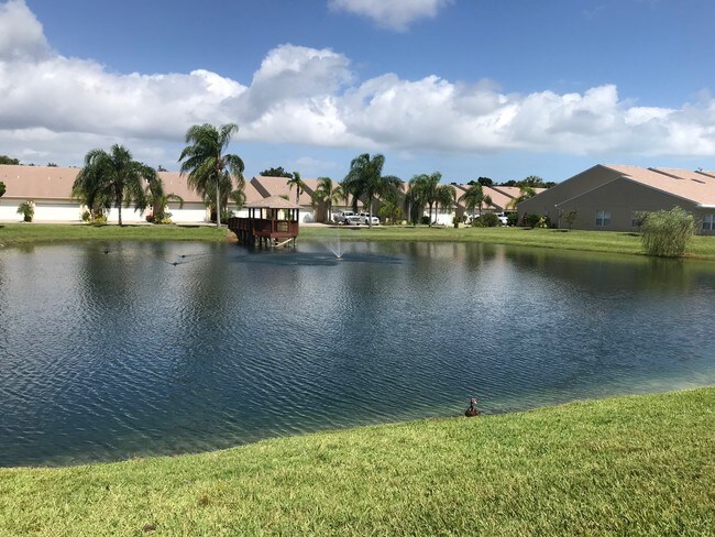 Building Photo - 2270 Hawks Cove Cir