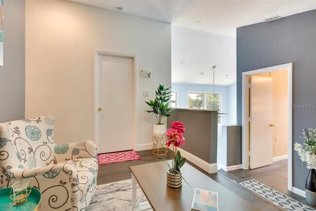 Building Photo - 25 S Ortman Dr