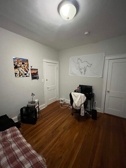 Building Photo - 1197 Commonwealth Ave