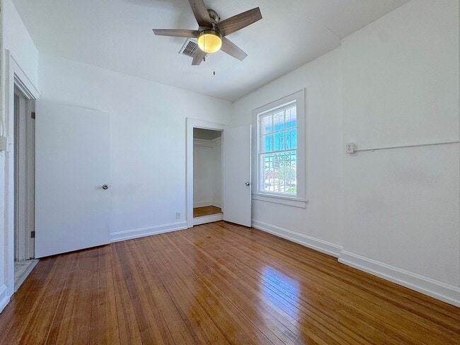 Building Photo - *All Utilities Included* Manhattan Heights 1 bed 1 bath unit with Refrig A/C and Gorgeous views!
