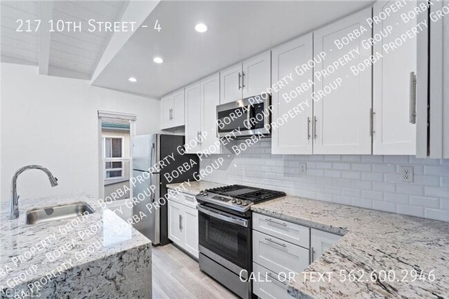 Building Photo - 217 10th St