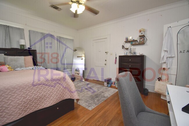 Building Photo - 3 Bed 2 Bath Home Within Walking Distance to Tech!