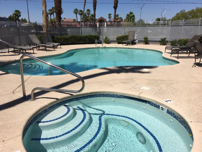 Building Photo - 5525 W Flamingo Rd