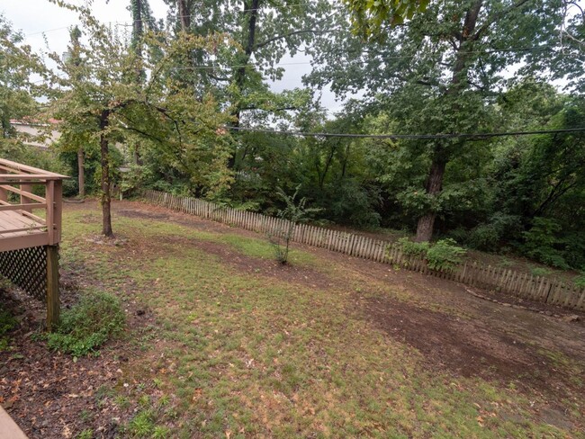 Building Photo - 11814 Ashwood Dr