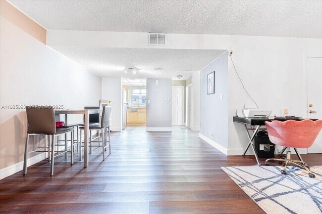 Building Photo - 8105 Lagos De Campo Blvd