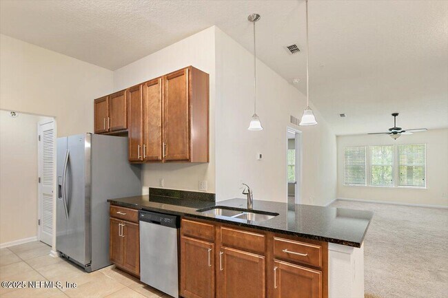 Building Photo - 218 Larkin Pl