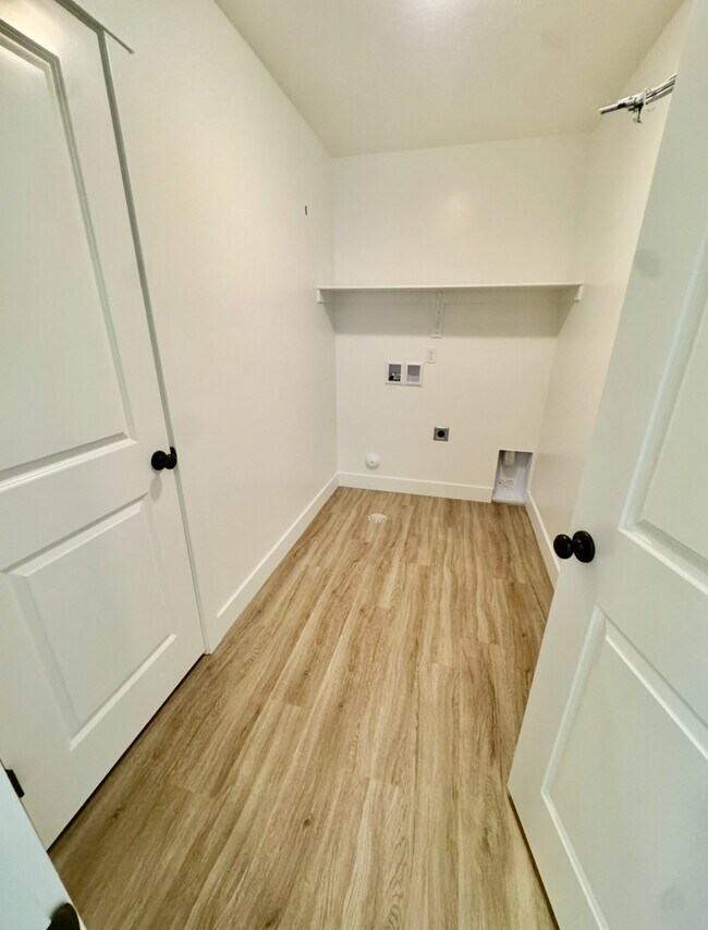 Building Photo - 5718 S Weehawken Ln