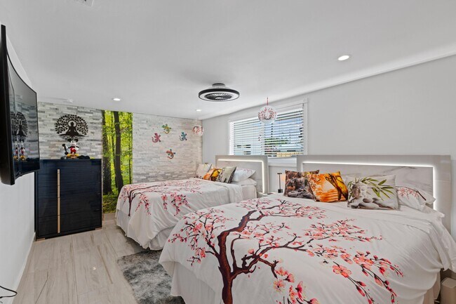 Building Photo - 3705 NE 16th Ave