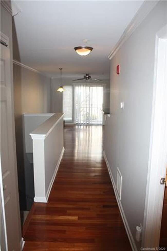 Building Photo - 537 Donatello Avenue
