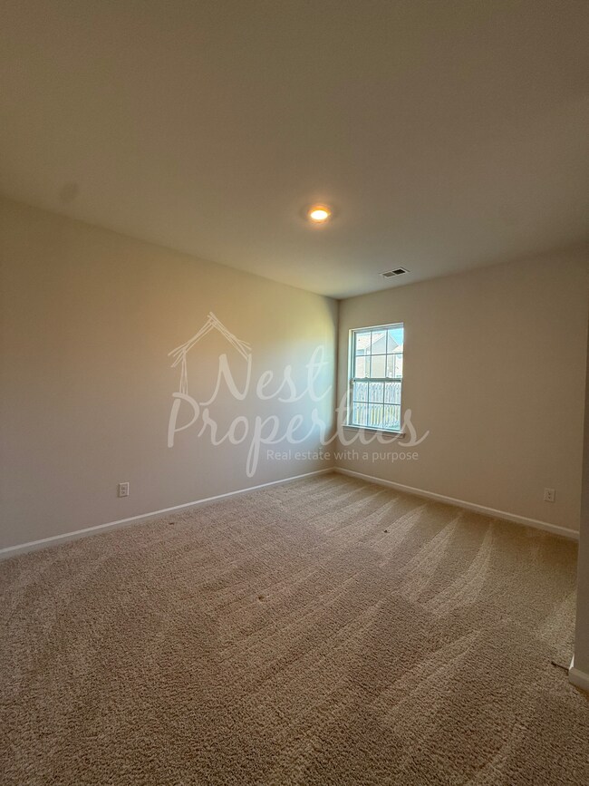 Building Photo - 425 Pine Log Run
