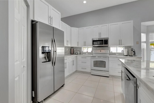 Building Photo - 6506 La Gorce Ln
