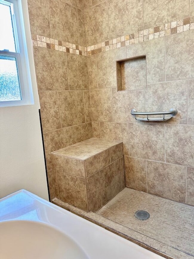 Building Photo - Fully Renovated 3 Bedroom Home