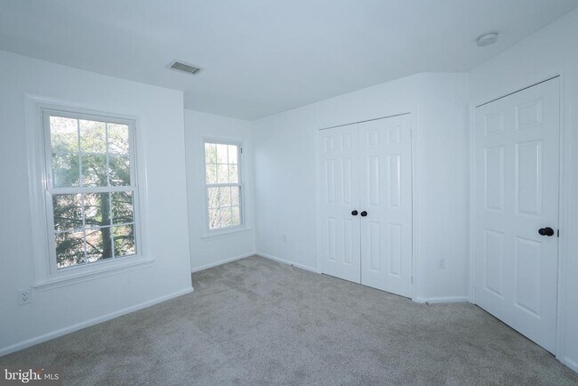 Building Photo - 47699 Whirlpool Square