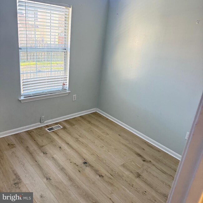 Building Photo - 2423 W Rosecroft Village Cir