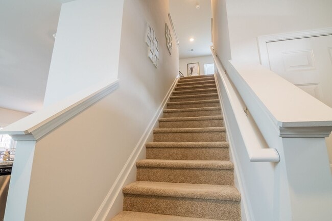 Building Photo - Like New Home in Grovetown