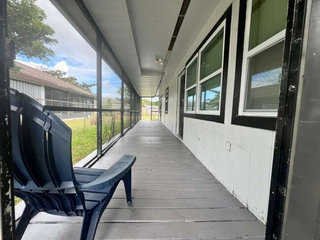 Building Photo - 347 NW 6th Ave