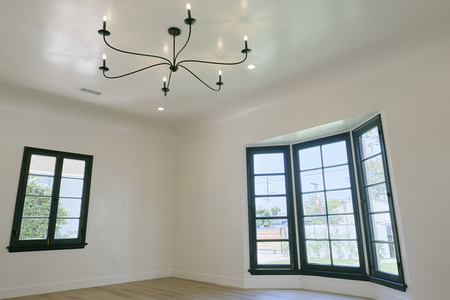 Building Photo - 2503 20th St