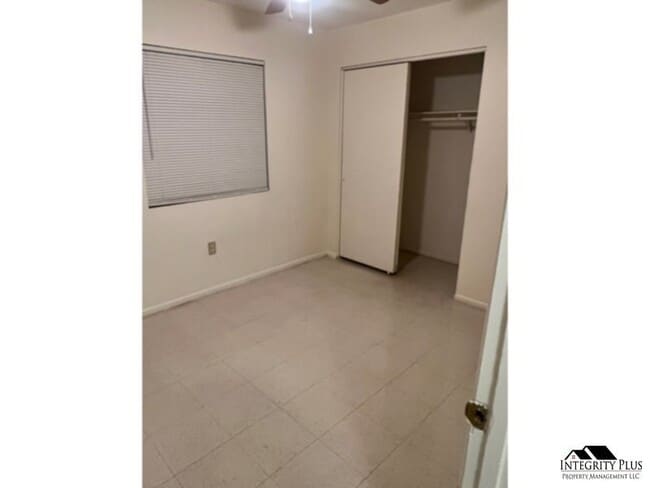 Building Photo - 3 bedroom 2 bath