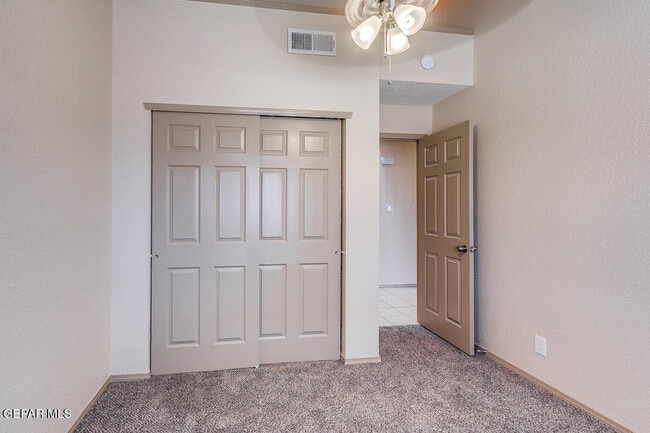 Building Photo - 4517 Loma De Cobre Dr