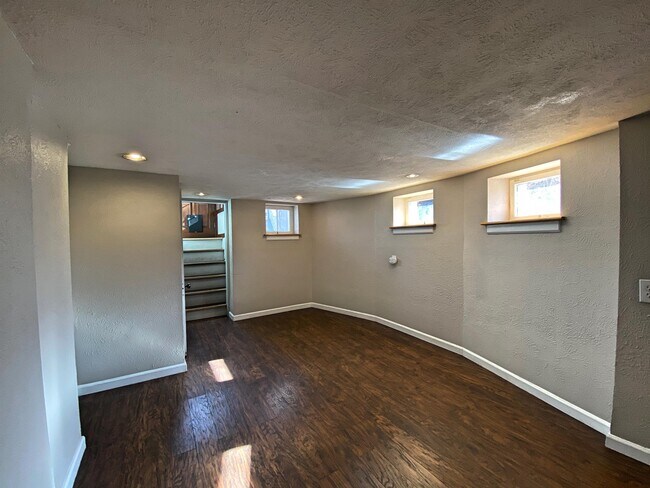 Building Photo - 2445 W 37th Ave