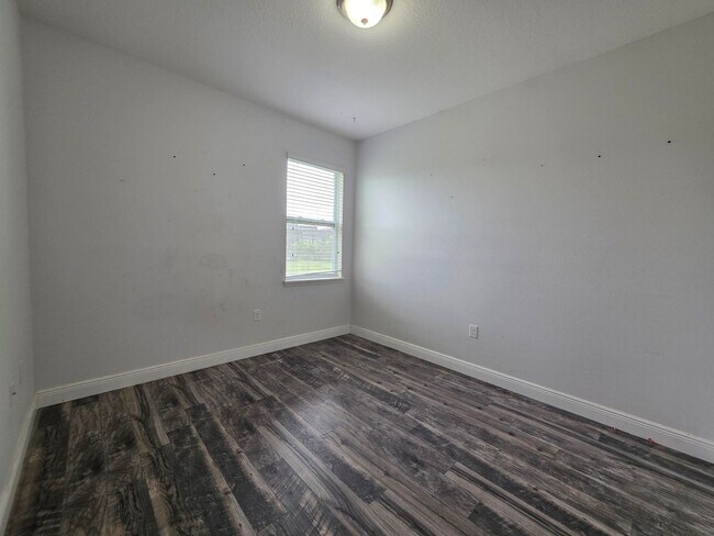 Building Photo - Gorgeous 4-Bedroom, 3-Bathroom Home in Providence