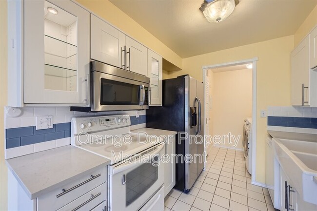 Building Photo - 7307 N Skyview PlaceAPT G202
