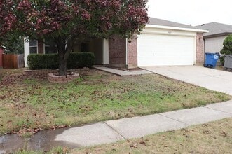 Building Photo - 1425 Knottingham Dr