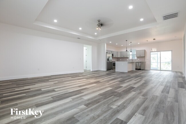 Building Photo - 2698 Escambia Cir