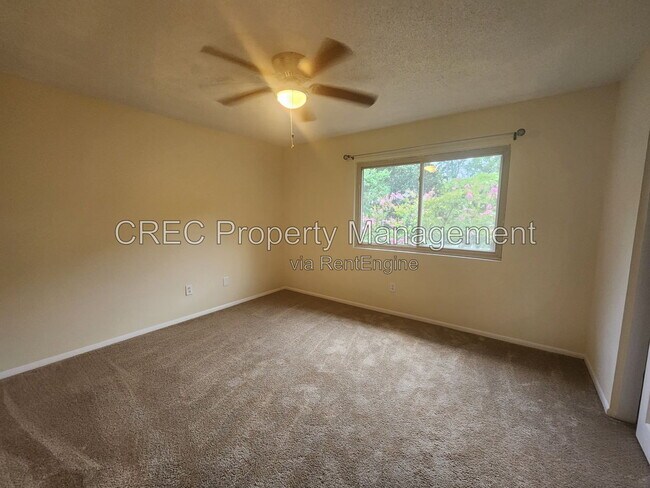 Building Photo - 205 Andrea Ln