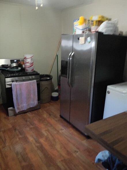 Building Photo - 817 E Franklin St