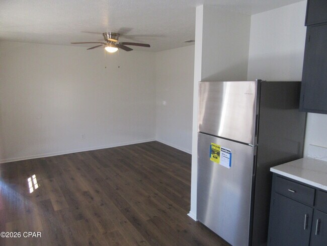 Building Photo - 2814 N Panama Ave