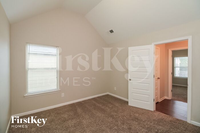 Building Photo - 4287 Sir Dixon Dr