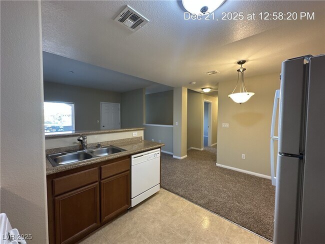 Building Photo - 7701 W Robindale Rd