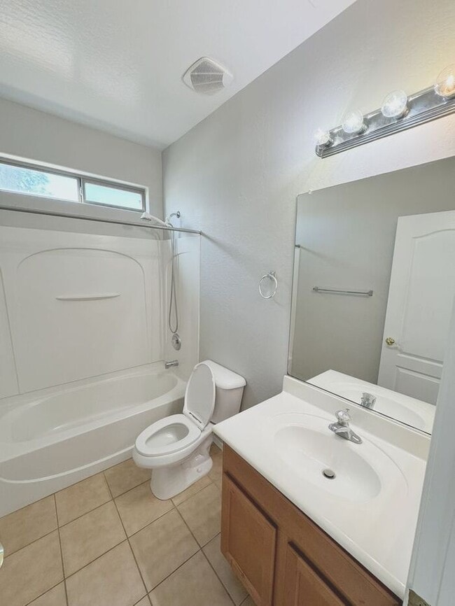 Building Photo - MOVE IN SPECILAS!! 5BD 3BA IN JOHNSON RANC...