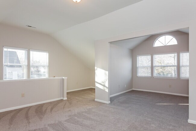 Building Photo - 2341 Castlecomer Dr
