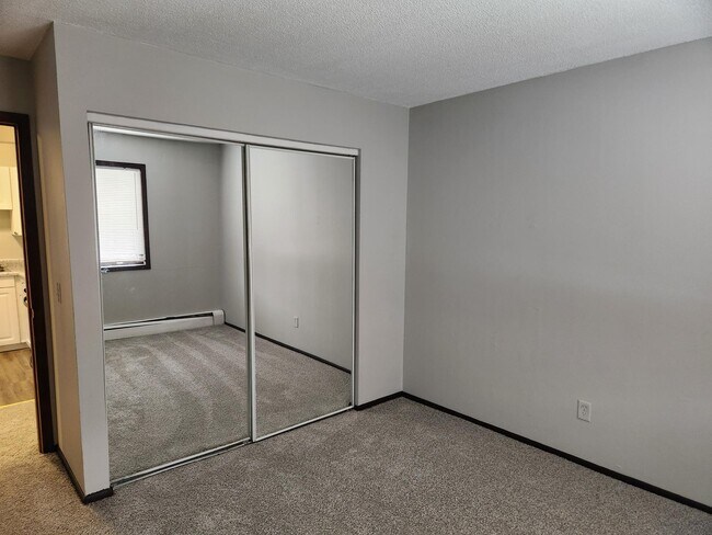 Building Photo - 7254 72nd Ln N