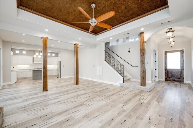 Building Photo - 12600 River Bend