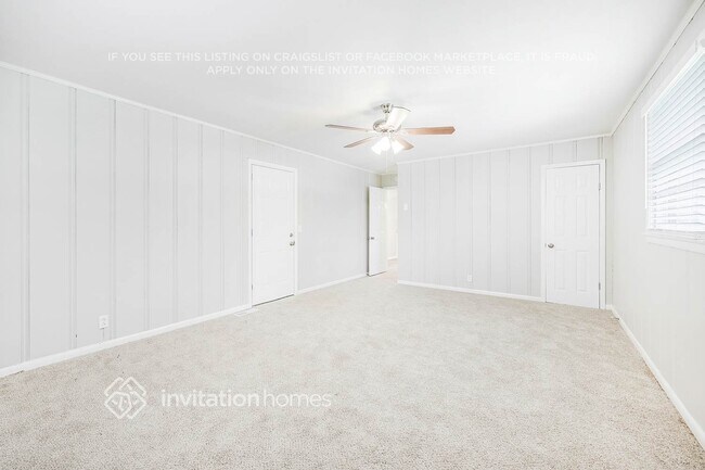 Building Photo - 562 Whispering Hills Dr