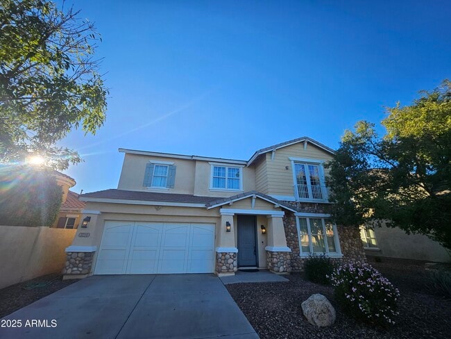Primary Photo - 3216 S Cottonwood Dr