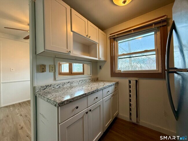 Building Photo - 41 Waterbury Rd