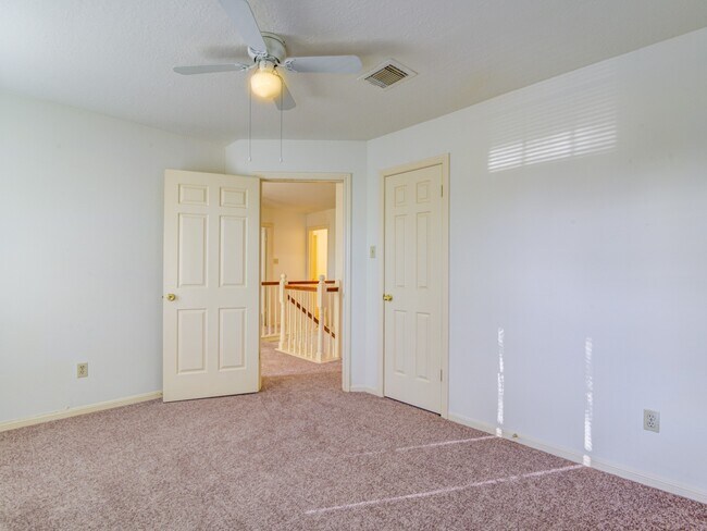 Building Photo - 14406 Fair Knoll Way