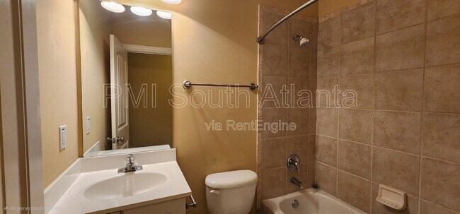 Building Photo - 106 Lexington Village