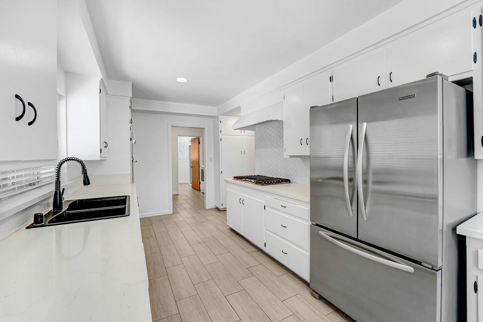 Building Photo - 555 Amalfi Dr