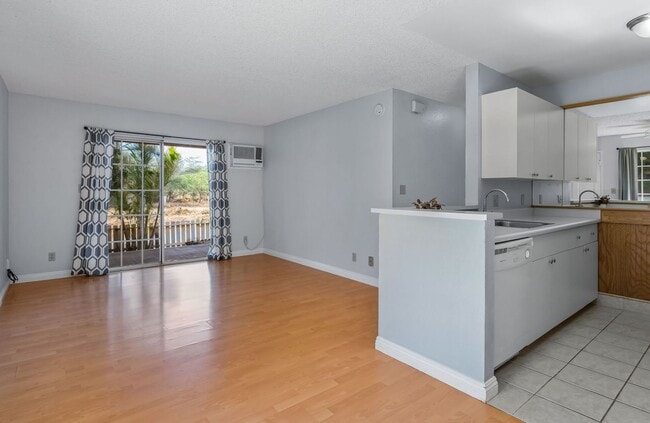 Building Photo - Remodeled 2 Bed / 1.5 Bath at Kihei Villag...